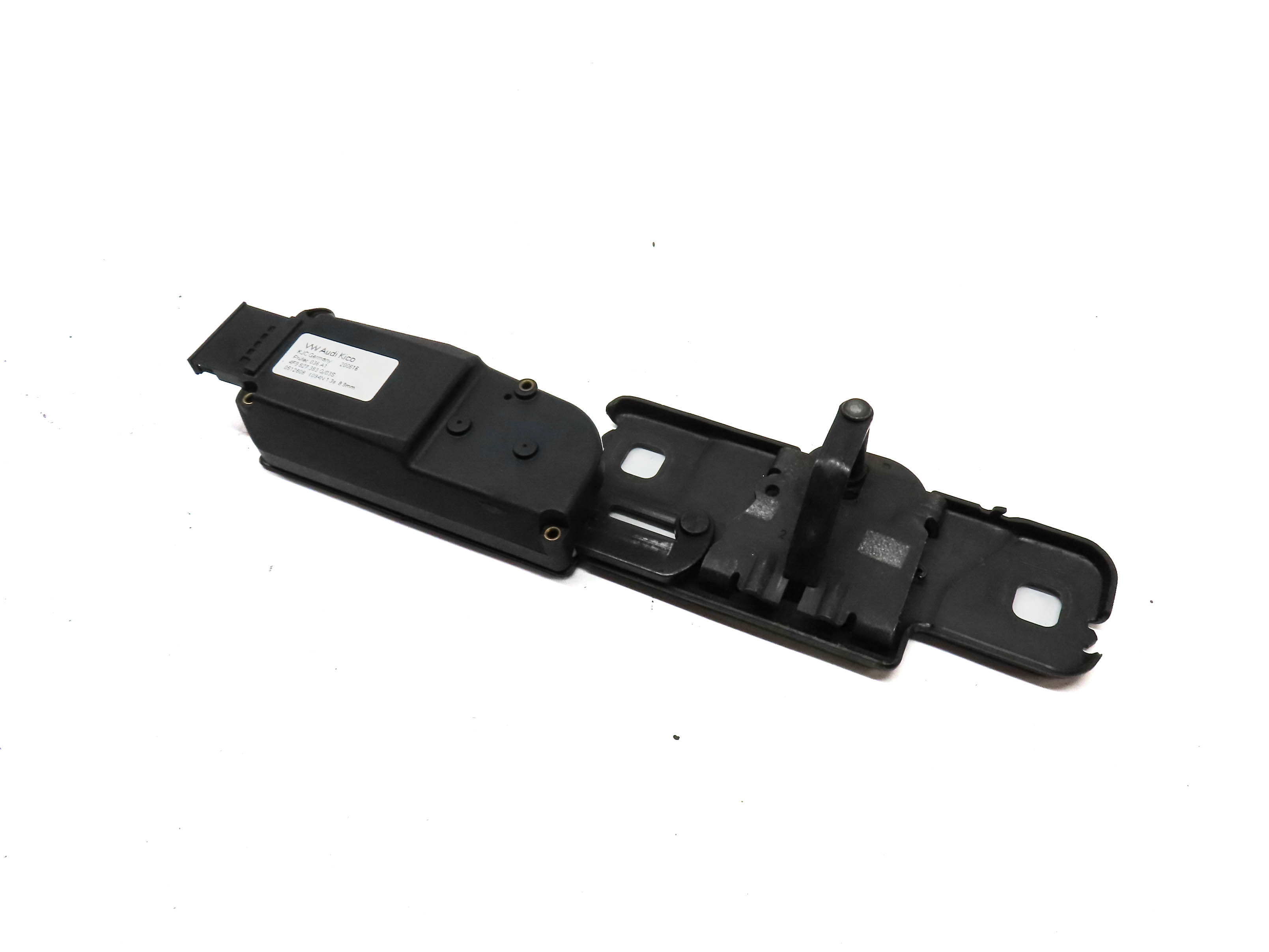 2017 AUDI Q5 (B8 8R) REAR TRUNK HATCH LIFTGATE LOWER LATCH STRIKER MODULE — exact item pictured